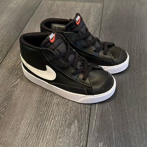NEW Nike blazer mid 77’ size 10